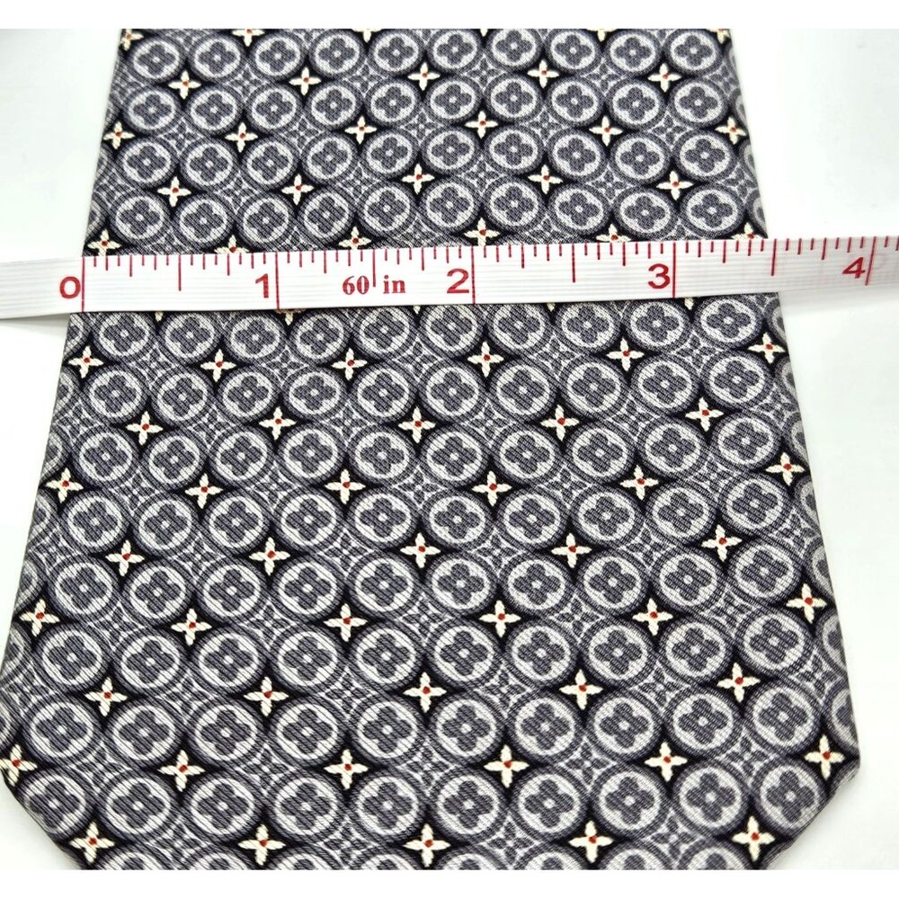 Authentic Louis Vuitton LV Quatrefoil Floral Geometric Pattern Grey Silk Necktie - Picture 8 of 8